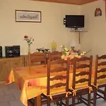 Ideal Pour Cure Thermale, Proche Port De Plaisance, Terrasse Et Grand Terrain. - Fr-1-589-69 Fontenoy-le-Château