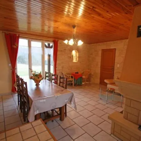 Ideal Pour Cure Thermale, Proche Port De Plaisance, Terrasse Et Grand Terrain. - Fr-1-589-69 * Fontenoy-le-Château
