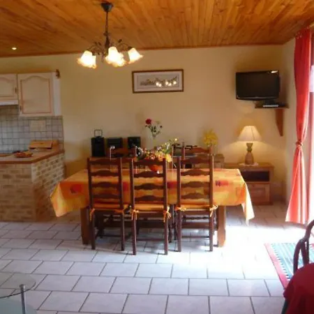 Ideal Pour Cure Thermale, Proche Port De Plaisance, Terrasse Et Grand Terrain. - Fr-1-589-69 Fontenoy-le-Château