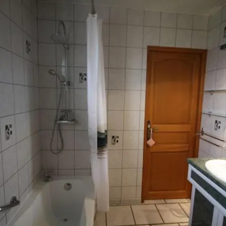 Idéal Pour Cure Thermale, Proche Port De Plaisance, Terrasse Et Grand Terrain. - Fr-1-589-69 * Fontenoy-le-Château