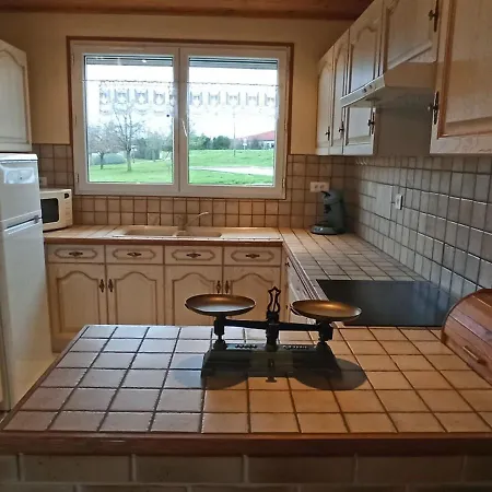 Idéal Pour Cure Thermale, Proche Port De Plaisance, Terrasse Et Grand Terrain. - Fr-1-589-69