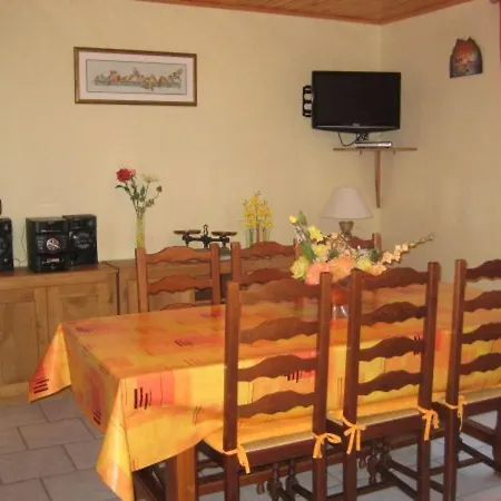 Ideal Pour Cure Thermale, Proche Port De Plaisance, Terrasse Et Grand Terrain. - Fr-1-589-69 Fontenoy-le-Château