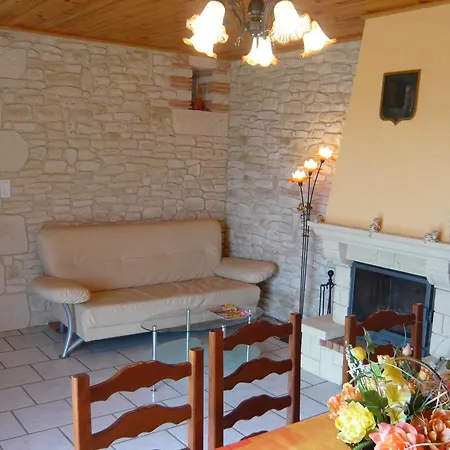 Ideal Pour Cure Thermale, Proche Port De Plaisance, Terrasse Et Grand Terrain.