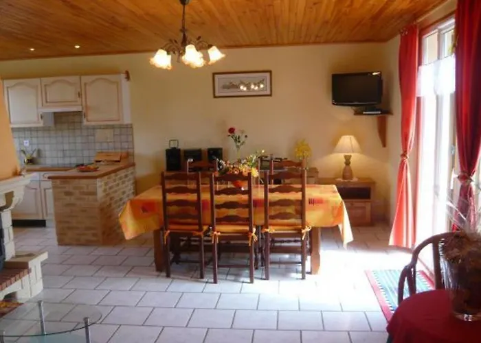 Ideal Pour Cure Thermale, Proche Port De Plaisance, Terrasse Et Grand Terrain. - Fr-1-589-69 Fontenoy-le-Château